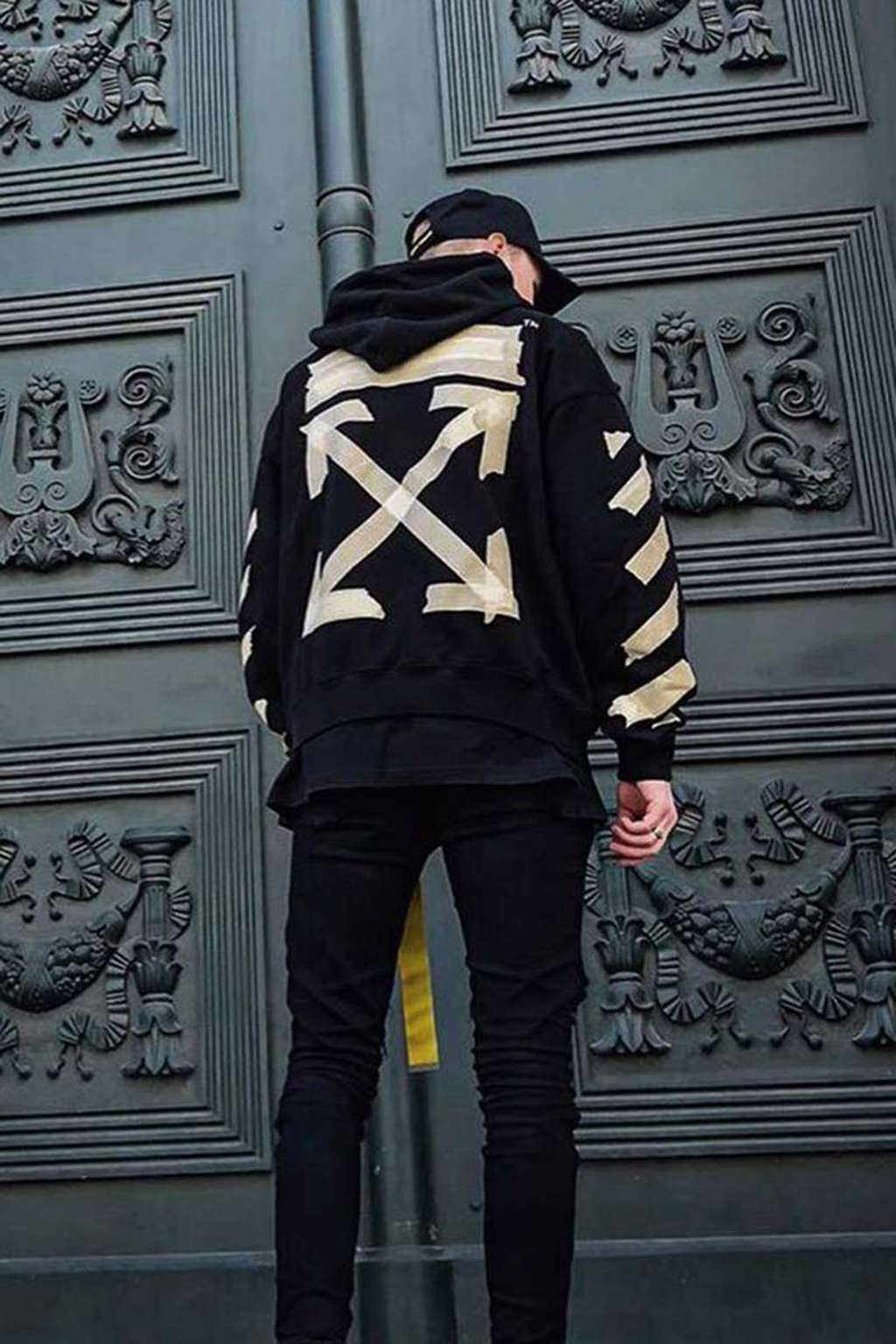 OFF WHITE